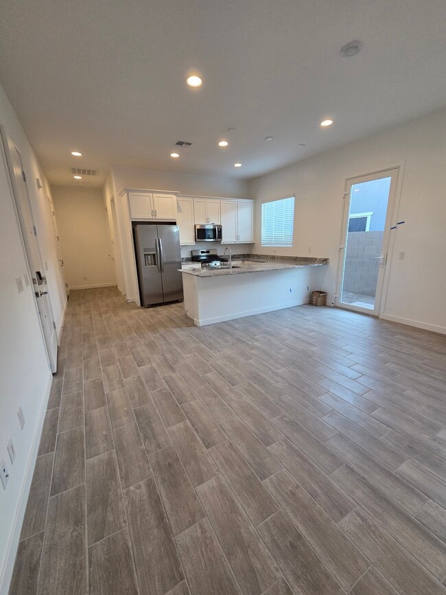 Building Photo - 23039 E Roundup Way