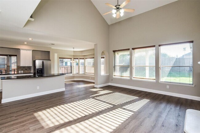 Foto del edificio - 5495 Imperial Meadow Dr