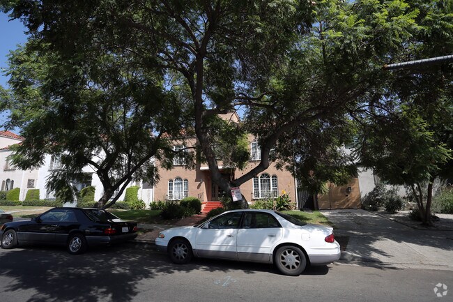 Foto del edificio - 414 N Hayworth Ave