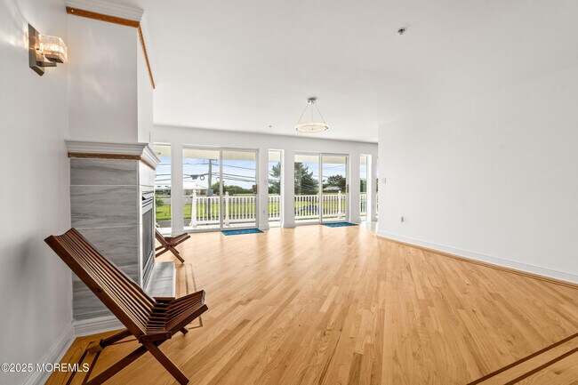 Foto del edificio - 272 Ocean Blvd N