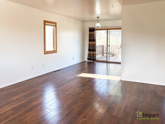 Foto del edificio - 2010 Wooten Ln