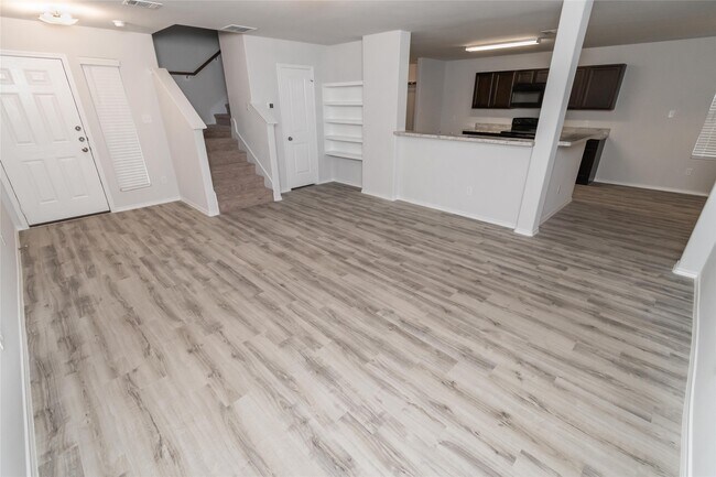 Building Photo - 5527 Tobins Gully Dr