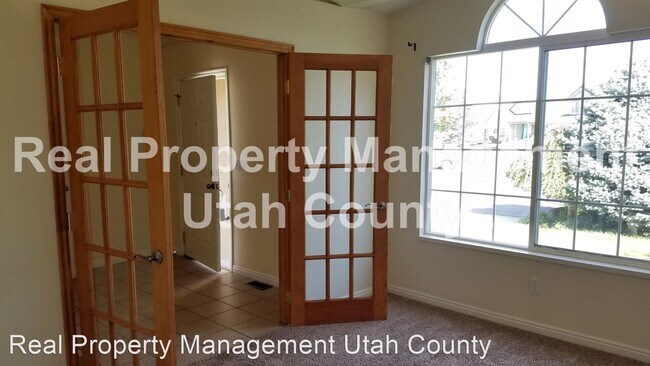 Building Photo - 3 br, 2.5 bath House - 4001 N. Bounty Cove