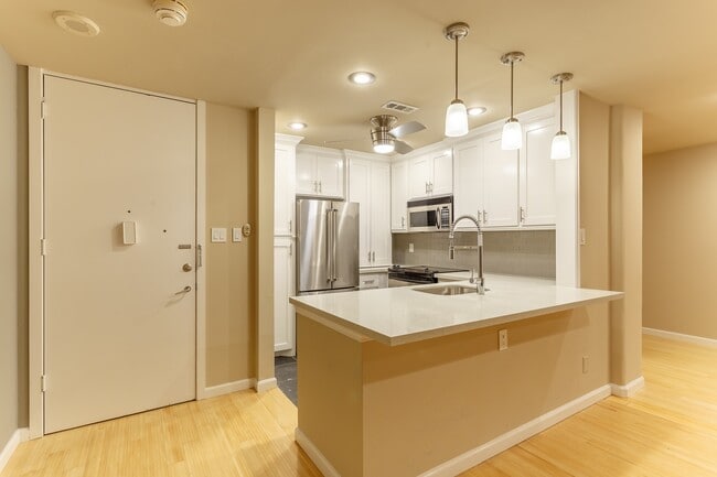 Foto del edificio - 3614 Montrose Blvd