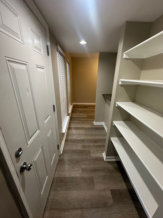 Foto del edificio - 6764 Enchanted Oak Pl