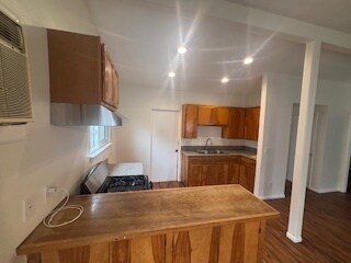 Foto del edificio - 379 Roberts Ave