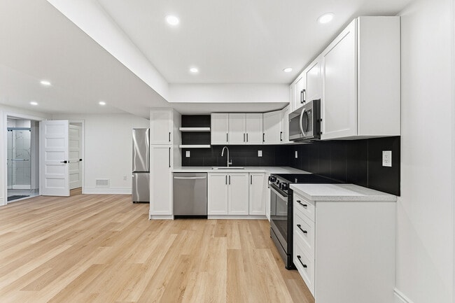 Building Photo - 1209 Woodview Dr