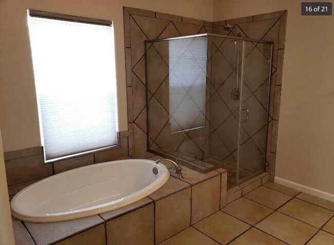 Building Photo - Avail 8/3/24 3BR/2.5BA Bella Rio home in N...