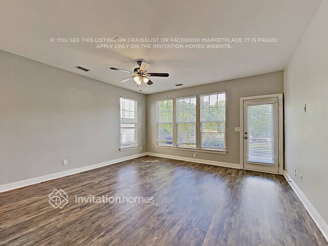 Building Photo - 14909 Almondell Dr