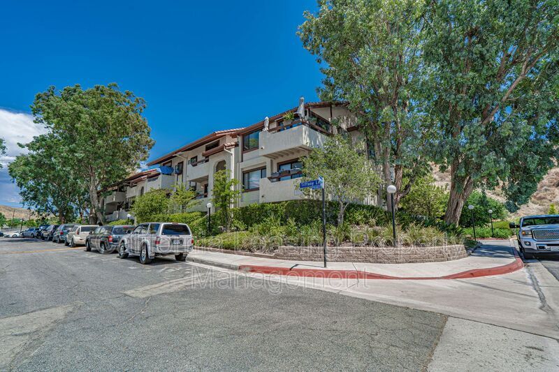 28010 Tiffany Ln Unit 303, Santa Clarita, CA 91387 Condo for Rent in