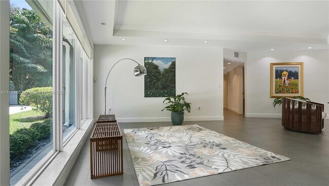 Foto del edificio - 8650 Old Cutler Rd