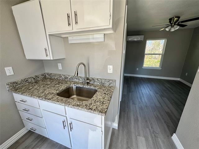 Foto del edificio - 410 S College Dr