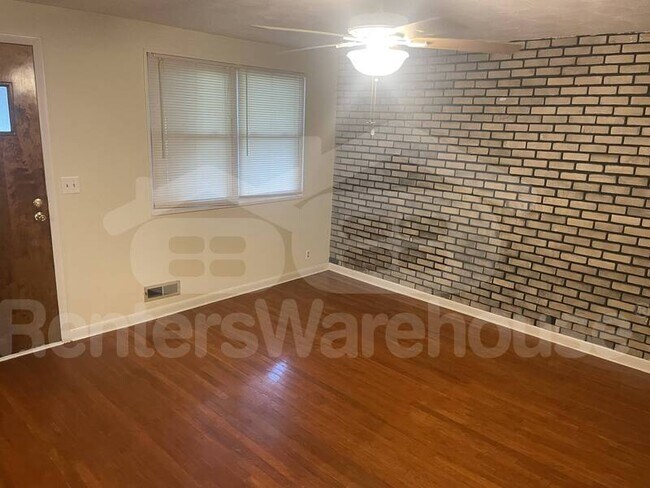 Building Photo - 1614 S Ellamont St