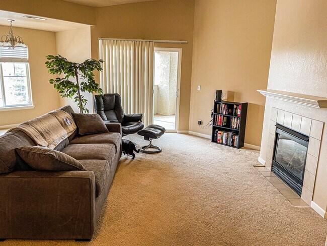 Building Photo - 7084 Ash Creek Heights
