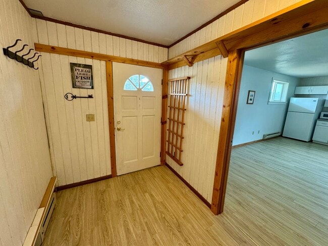 Building Photo - Ocean Park 2-Story Home, Deck with Views, Separate Living Spaces