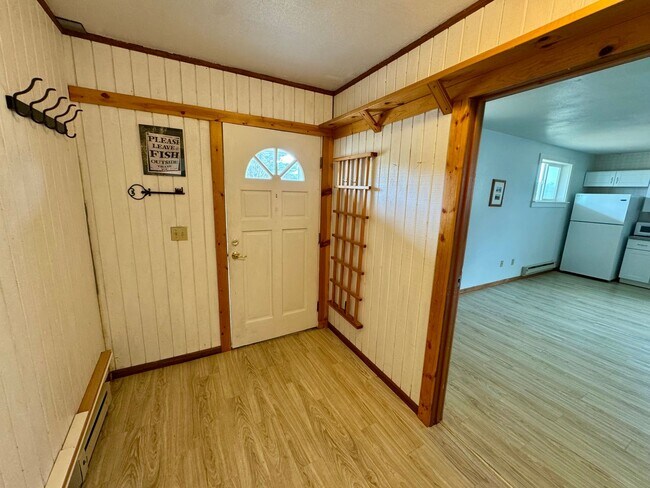 Foto del edificio - Ocean Park 2-Story Home, Deck with Views, Separate Living Spaces