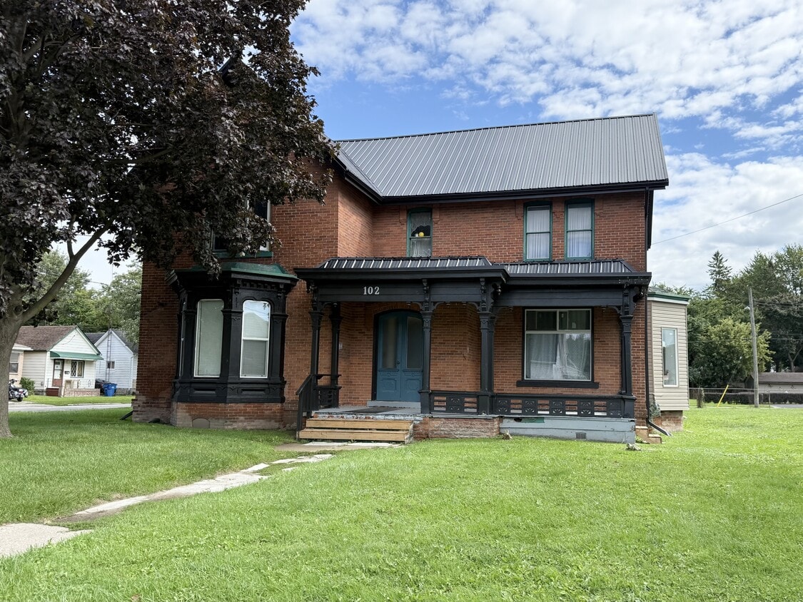 Photo principale - 102 Wellington St E