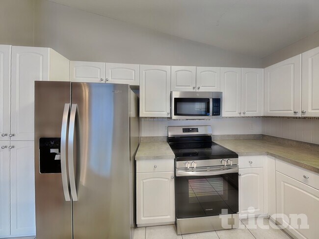 Building Photo - 2707 95th St E