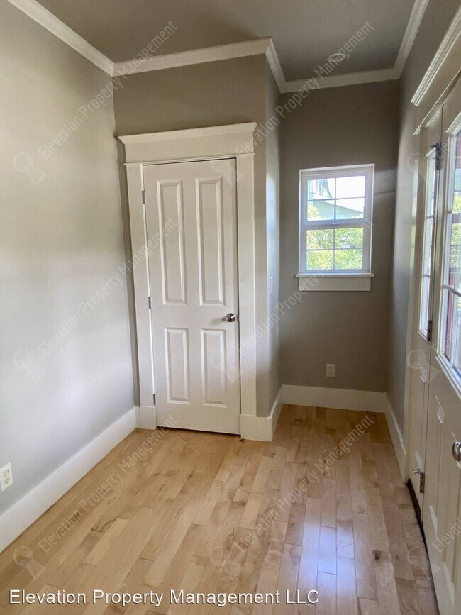 Building Photo - 3 br, 2.5 bath House - 3409 NE Wild Rivers Lp