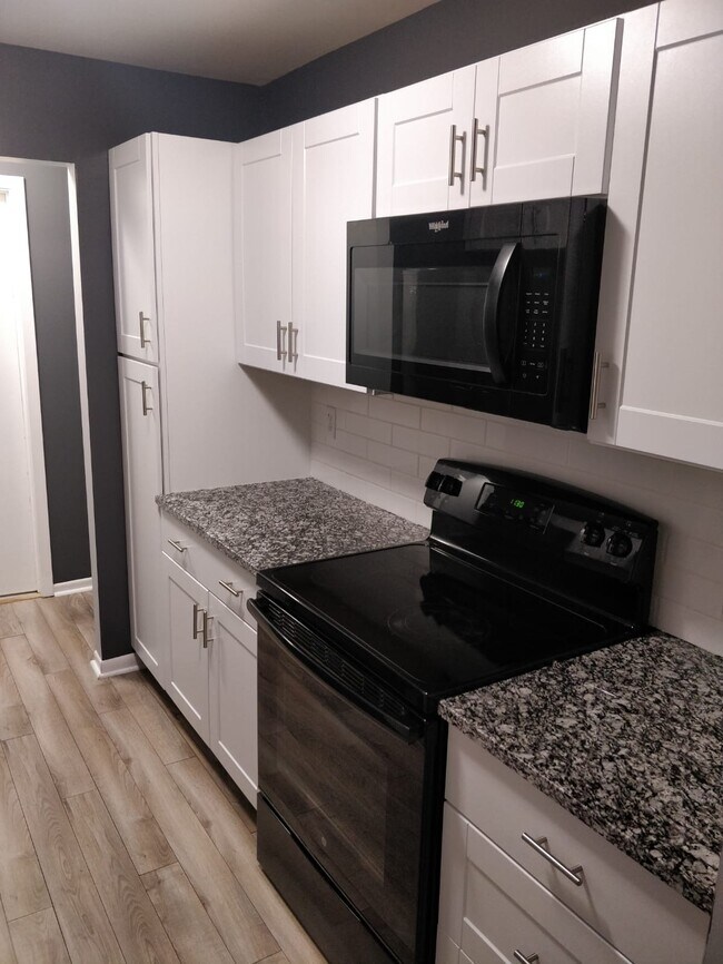 Foto del edificio - 568 Somerset Ln