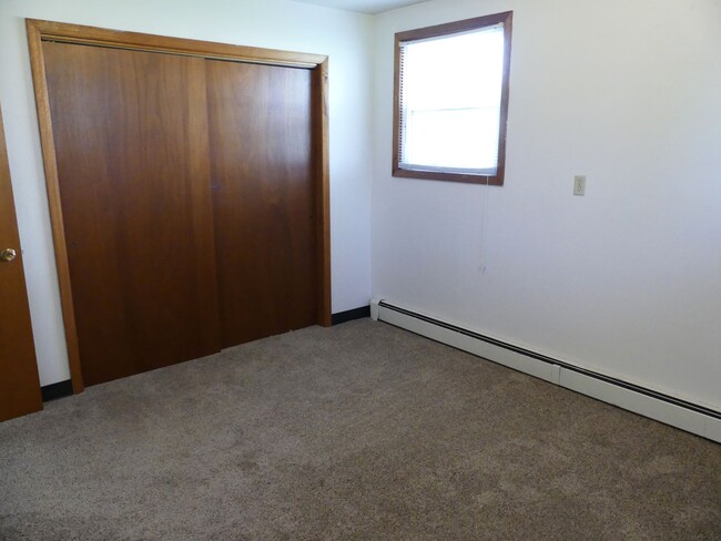 Bedroom - Applewood Apartments