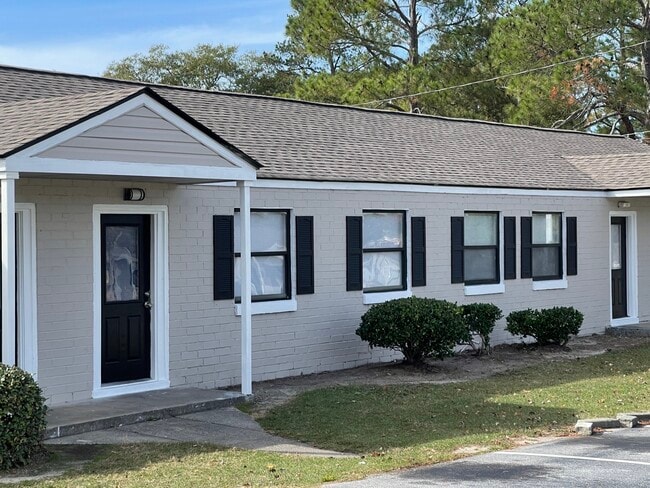 Building Photo - The Landing @ 237