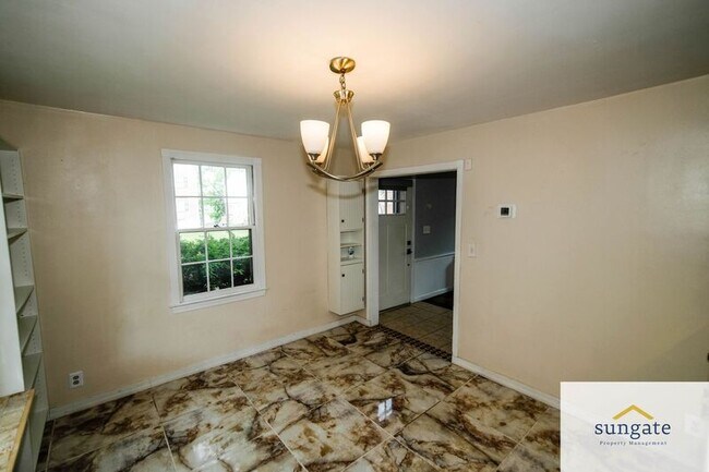 Foto del edificio - 7023 Deerfield Rd