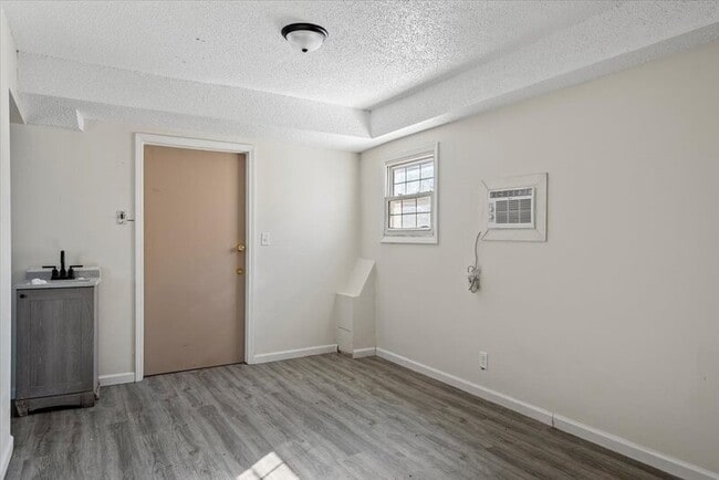 Foto del edificio - 111 S Elder Ln