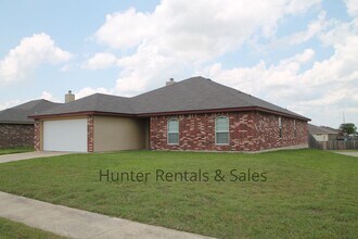 Building Photo - 3405 Lorena Dr