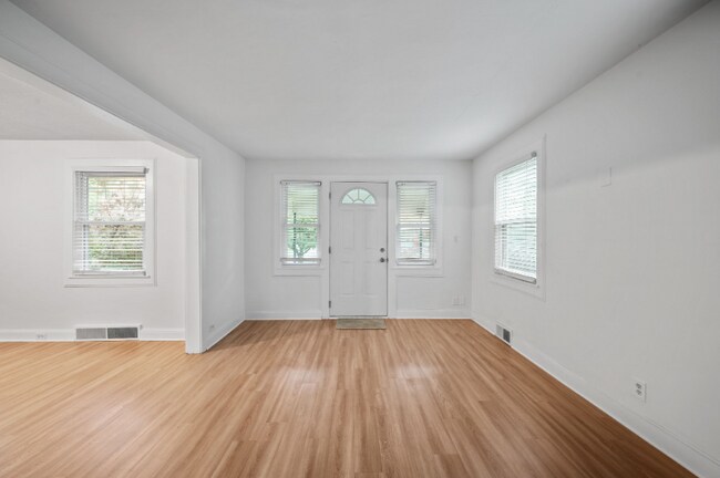 Building Photo - 1517 D St