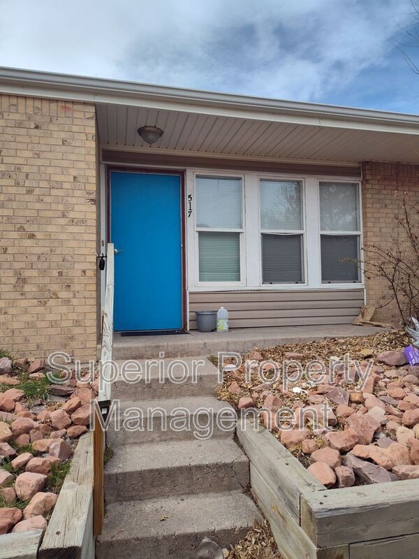 Building Photo - 517 W 5th St