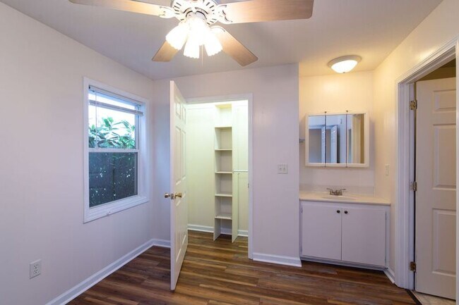 Foto del edificio - 97 Citadel Dr