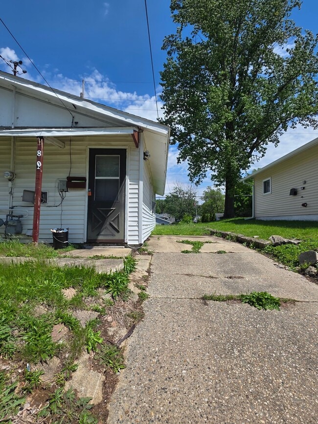 Building Photo - 801 Cantrell Heights St