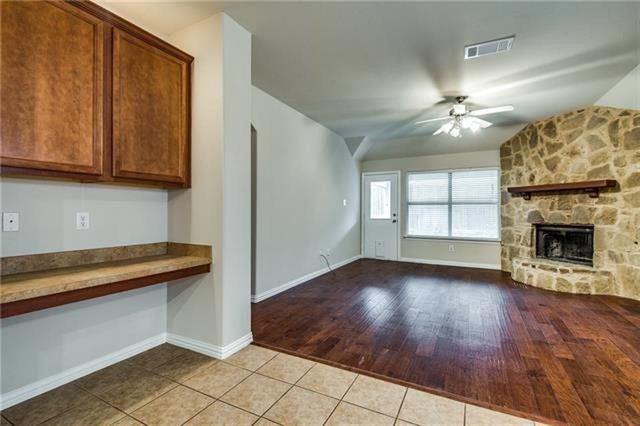 Foto del edificio - 811 Creekside Dr