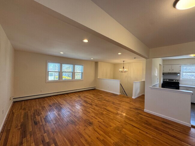 Foto del edificio - 40 Whitestone Rd