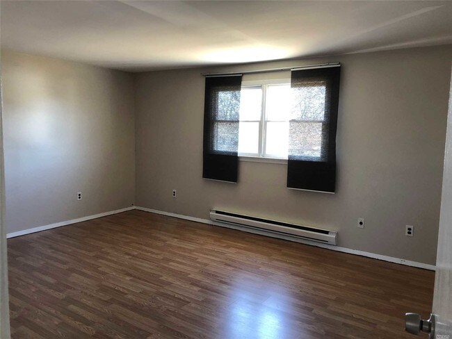 Foto del edificio - 69 Dahlia Ln