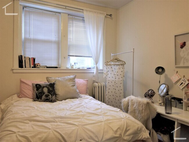 Foto del edificio - 308 Saint Paul St #5E Brookline MA 02446
