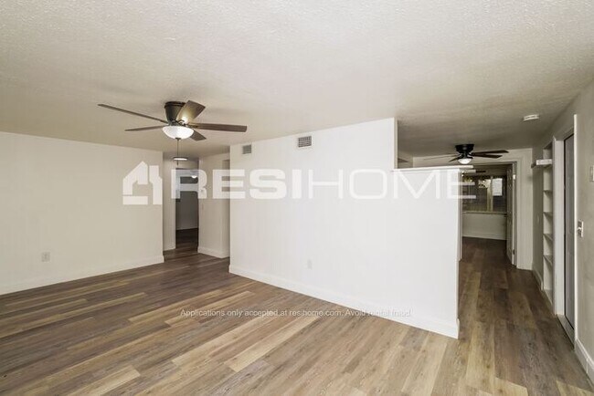 Building Photo - 6400 Gainsboro Dr