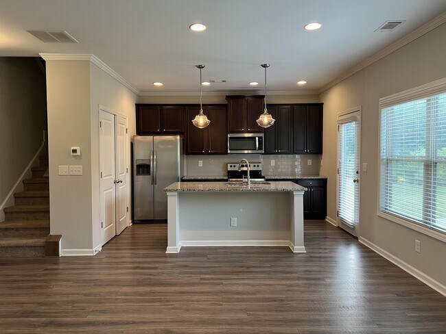 Building Photo - 321 Winterset Cir