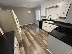 Building Photo - 100 Red Cardinal Rd