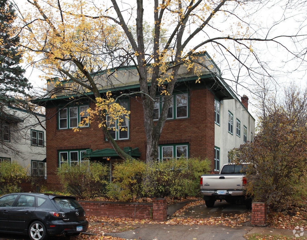 Primary Photo - 3916-3918 Grand Ave S