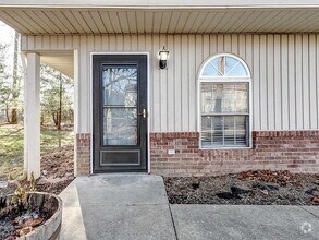 Building Photo - 805 E Sherwood Hills Dr