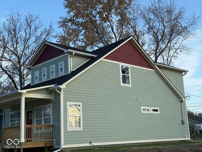 Building Photo - 1263 W 26th St