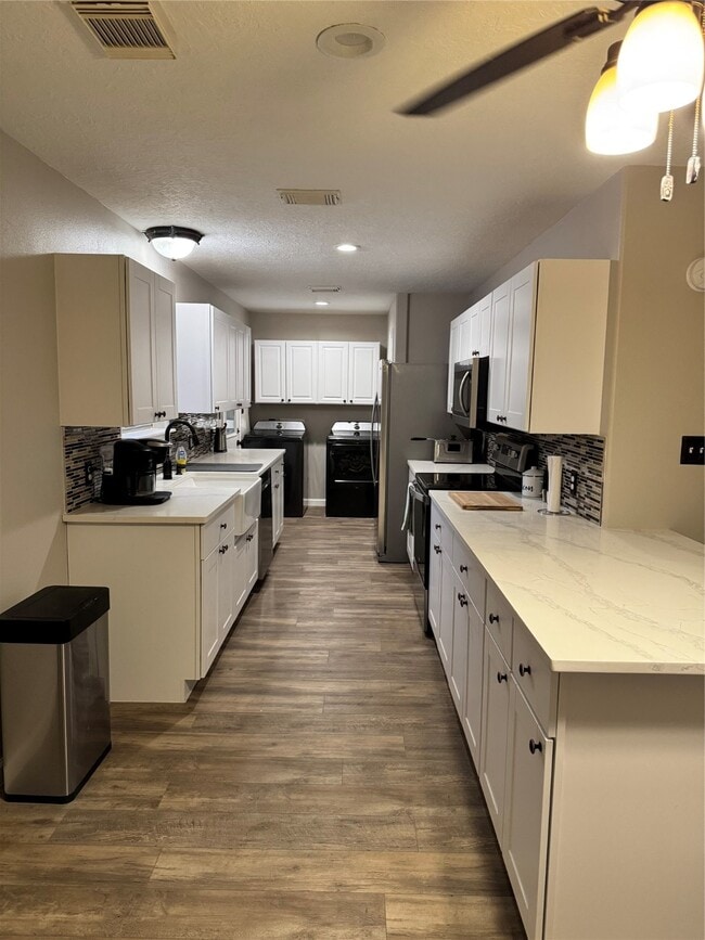 Building Photo - 10 Walnut Loop