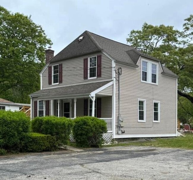 Building Photo - 14 Pinehurst St
