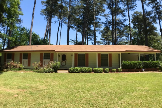 Building Photo - 1110 Auburn Dr