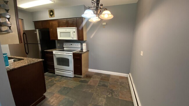 Building Photo - 605 N Wolf Rd