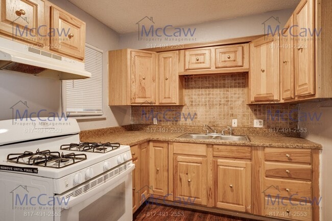 Building Photo - Spacious 4/1.5 in Wichita Falls!