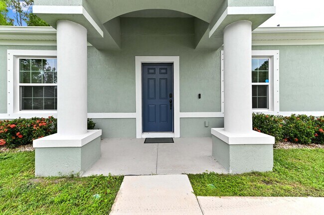 Foto del edificio - 6700 NW Omega Rd