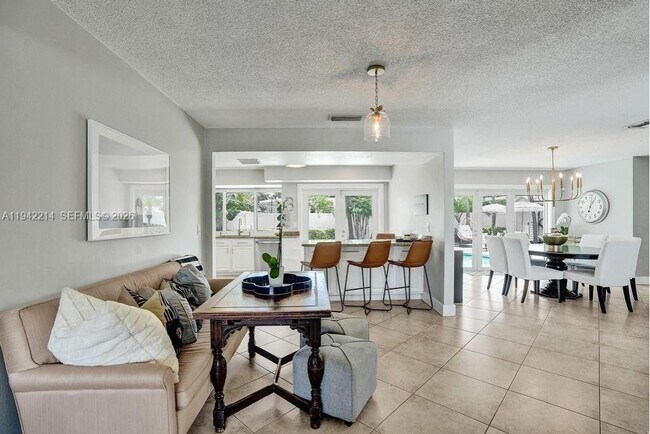 Foto del edificio - 2080 NE 65th St